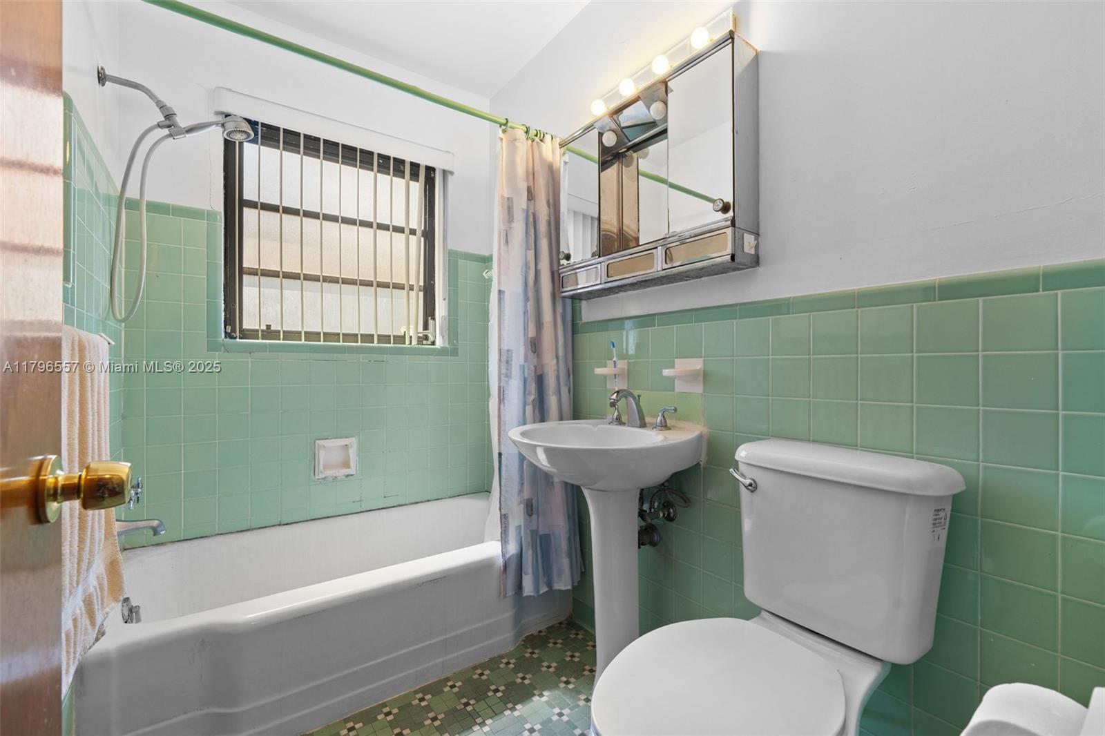 Listing Photo 17