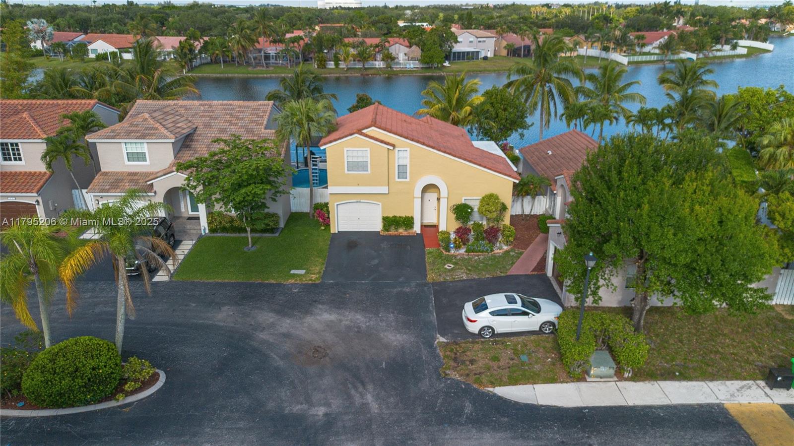1249 NW 126th Ter, Sunrise, Florida image 3