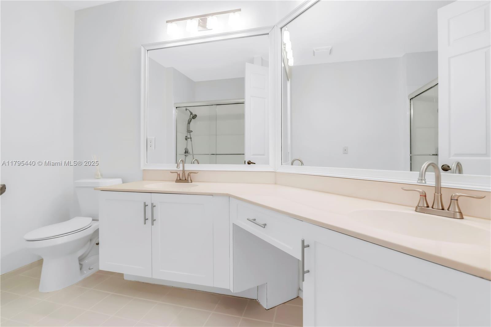 7952 W Exeter Blvd W #101, Tamarac, Florida image 17