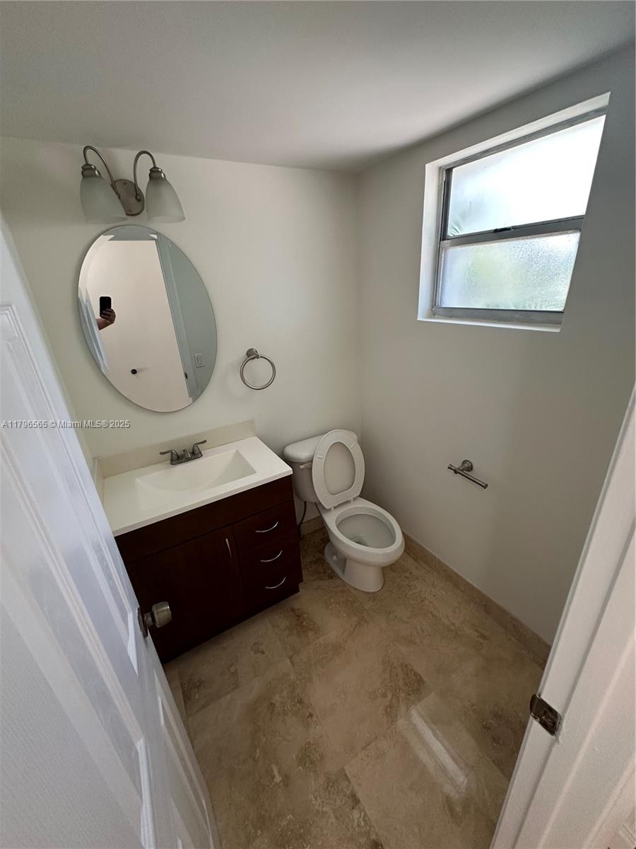 878 Crystal Lake Dr, Deerfield Beach, Florida image 11