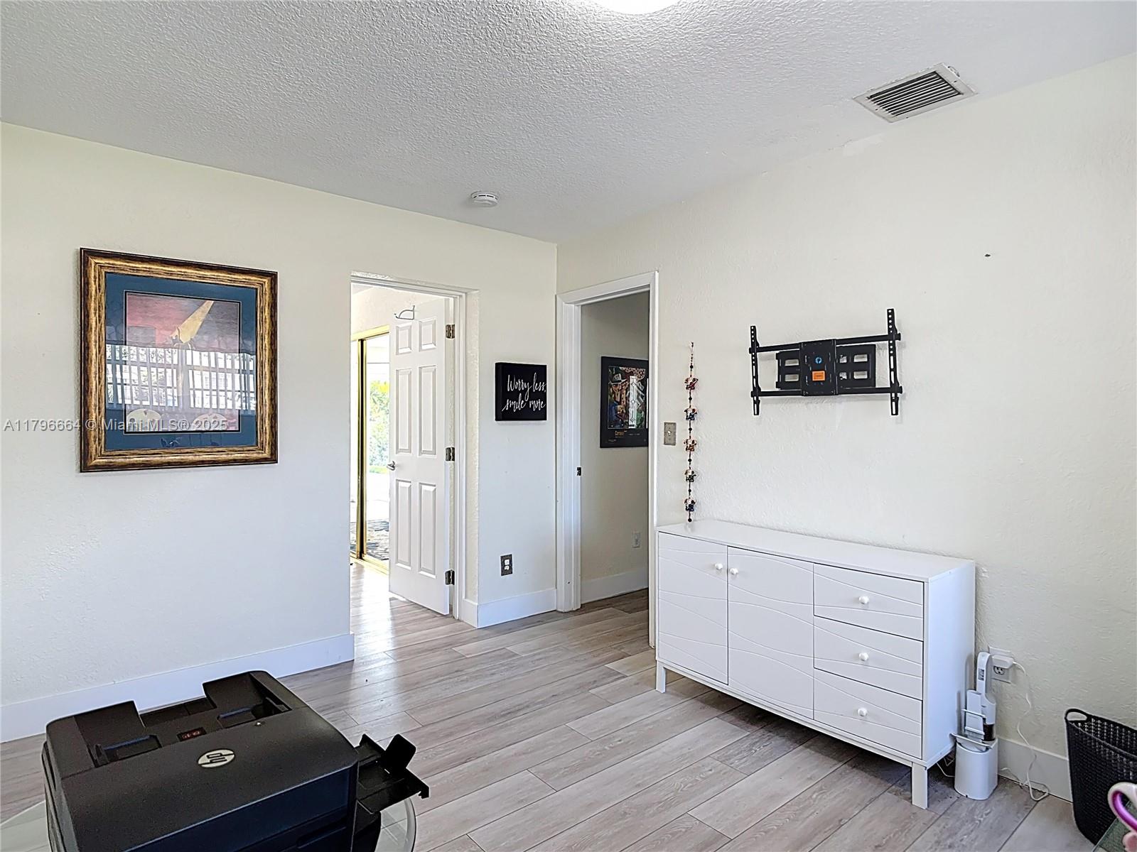 17931 NW 85th Ave, Hialeah, Florida image 30