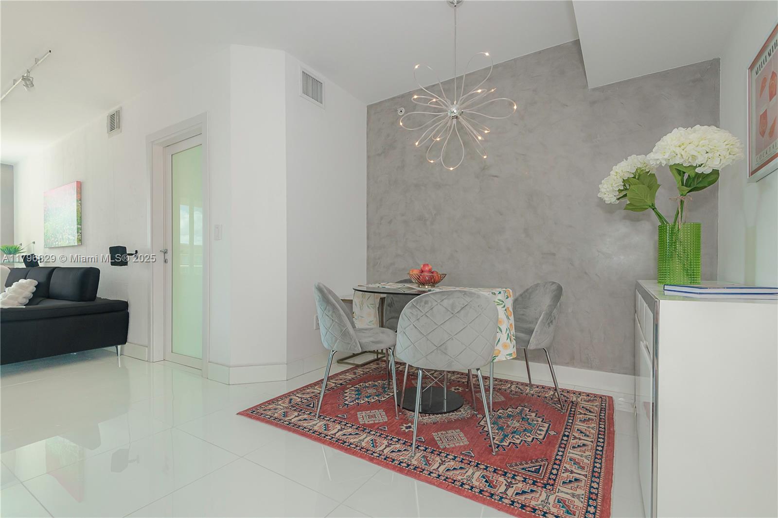 Listing Photo 24