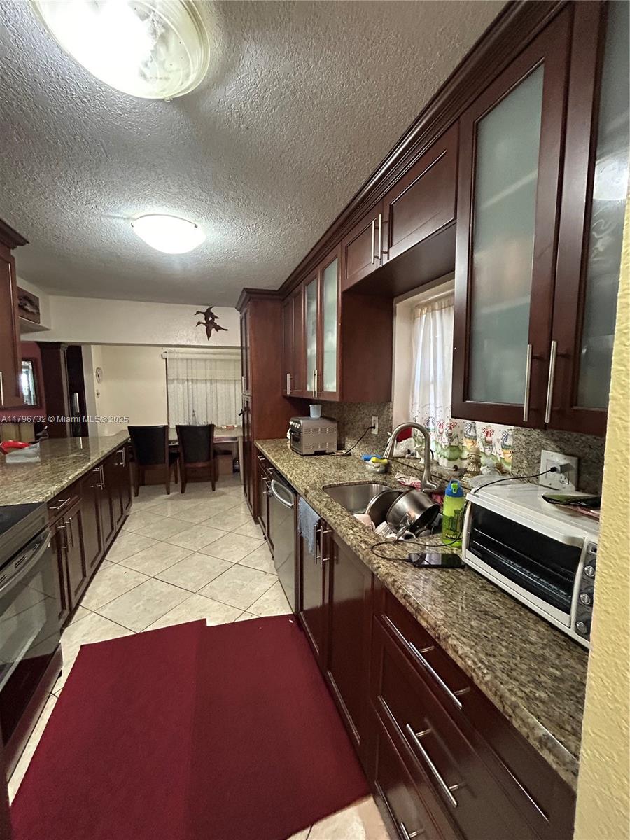 21270 NW Miami Ct, Miami Gardens, Florida image 7