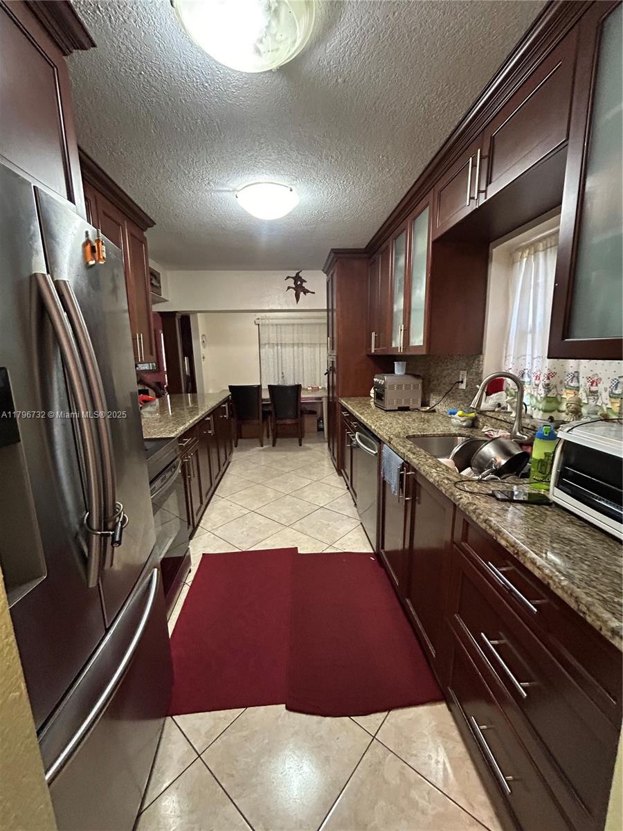 21270 NW Miami Ct, Miami Gardens, Florida image 9