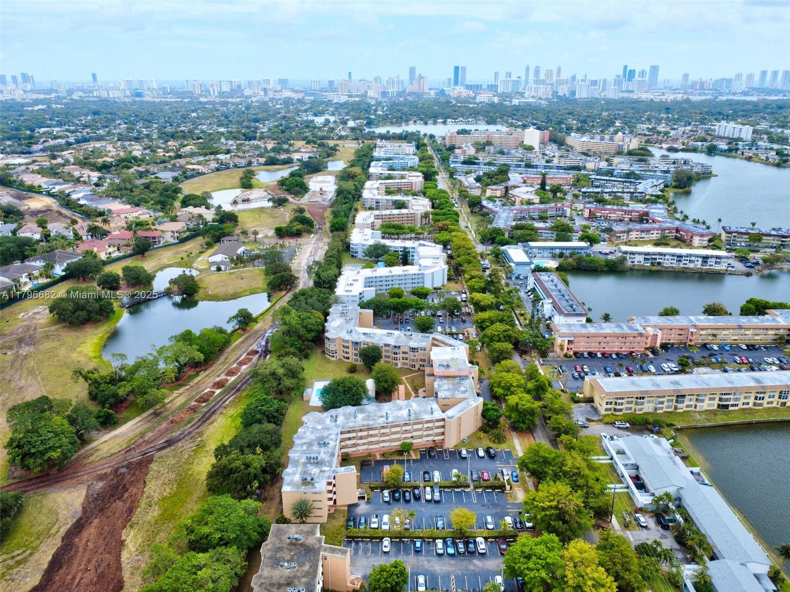 1301 NE 191st St #F417, Miami, Florida image 36