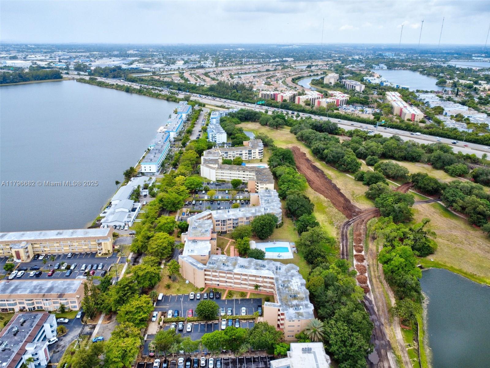 1301 NE 191st St #F417, Miami, Florida image 40