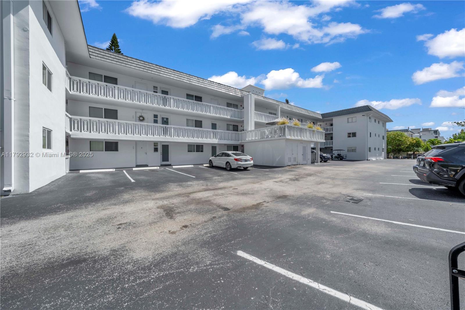 200 Galen Dr #308, Key Biscayne, Florida image 28