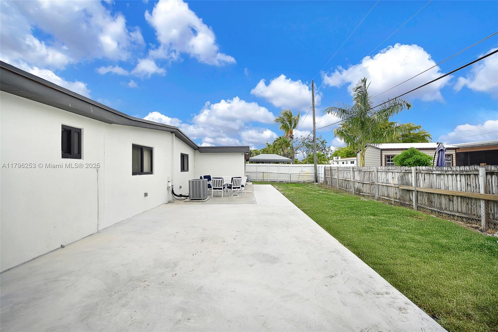 18301 NW 82nd Ct, Hialeah, Florida image 40