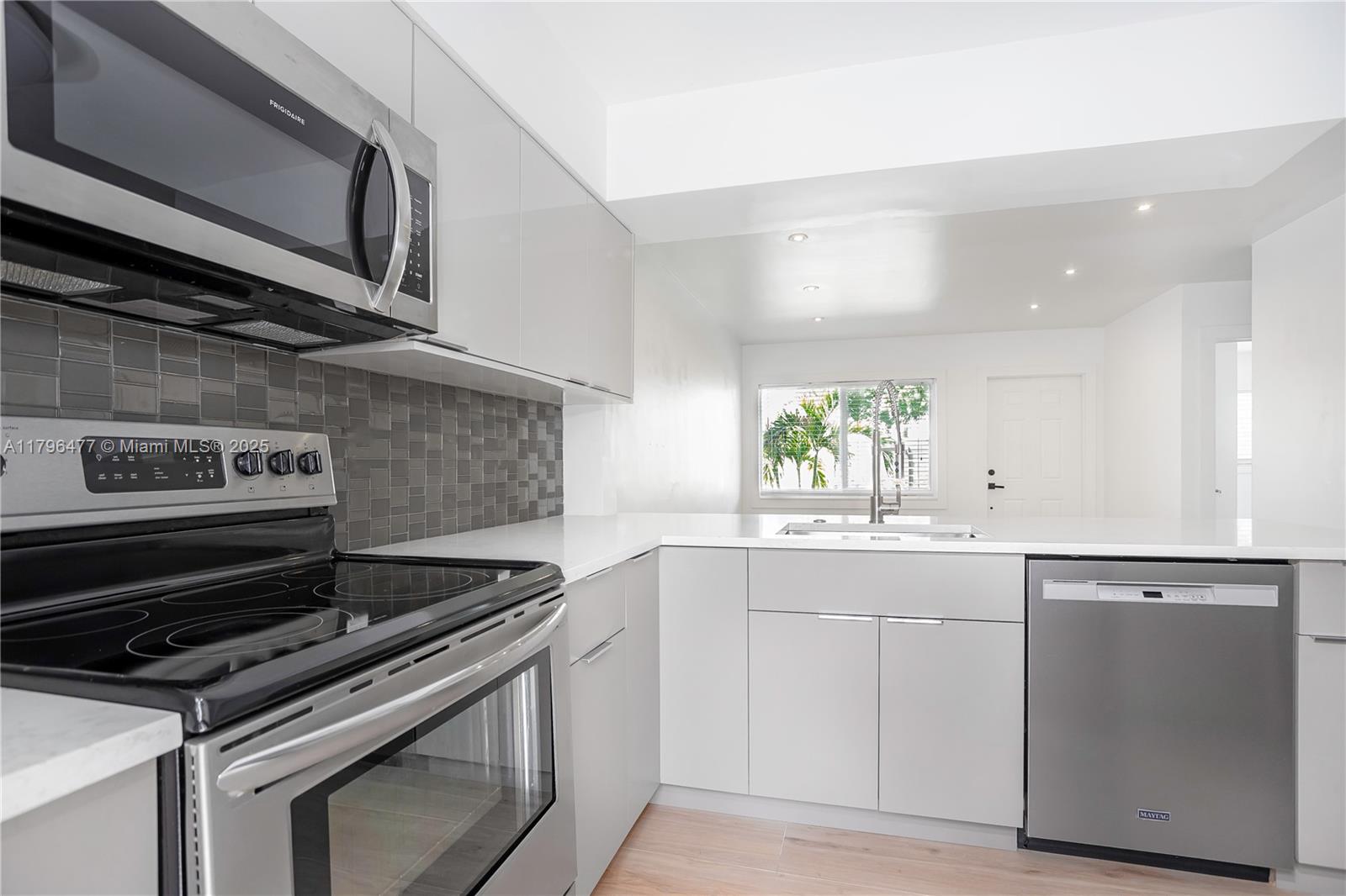 Property photo # 9