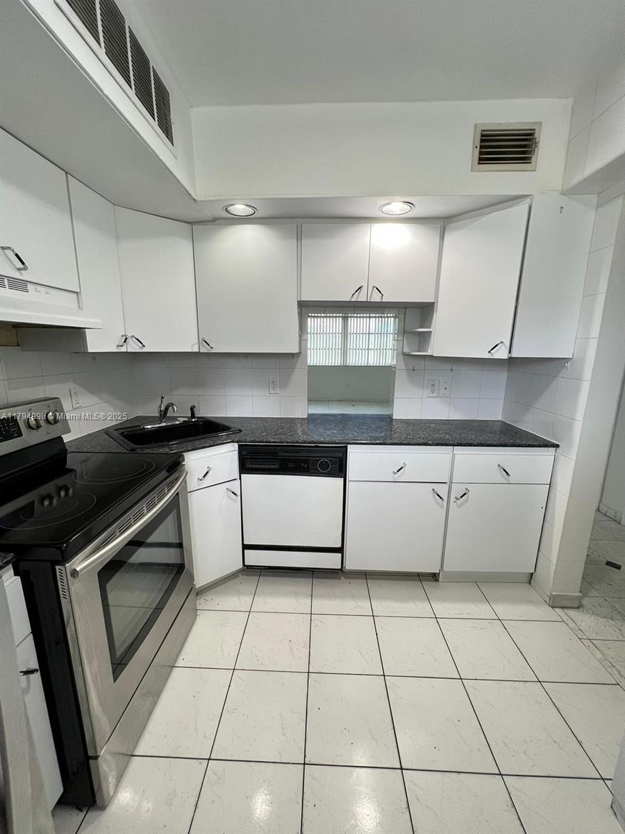 20200 NE 29th Ct #N216 For Sale A11794998, FL
