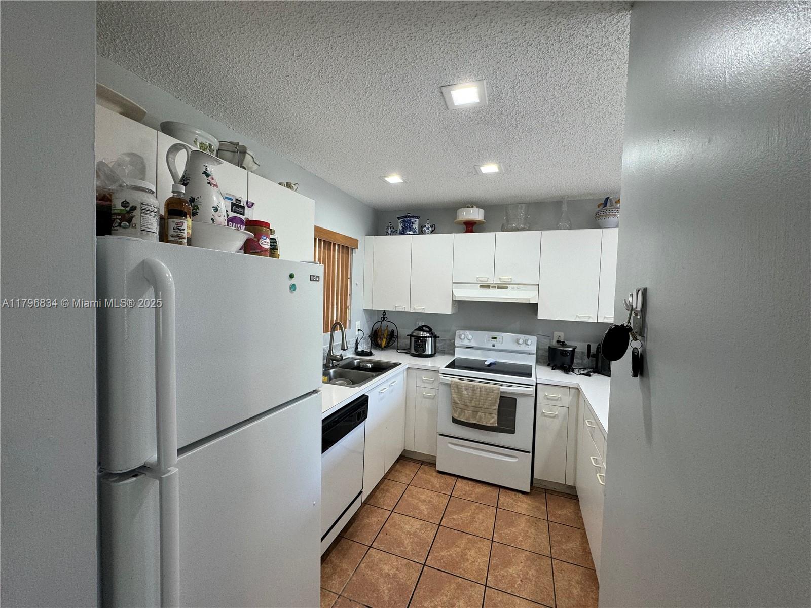 6225 Kendale Lakes Cir #252, Miami, Florida image 4