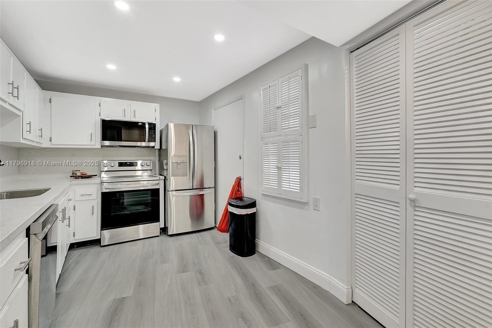 Property photo # 9