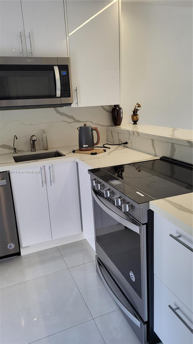 3401 N Country Club Dr #410, Aventura, Florida image 26