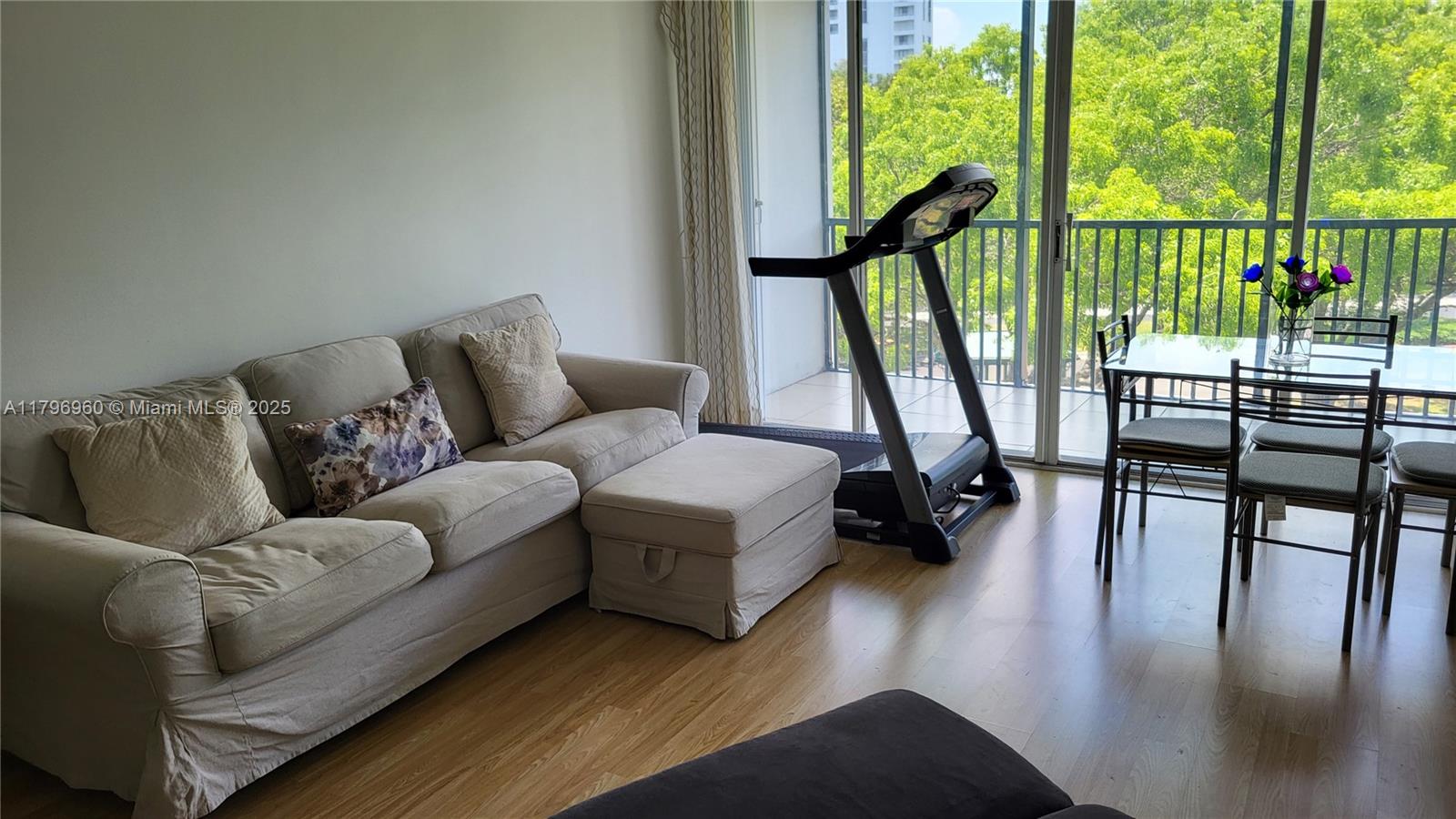 3401 N Country Club Dr #410, Aventura, Florida image 9