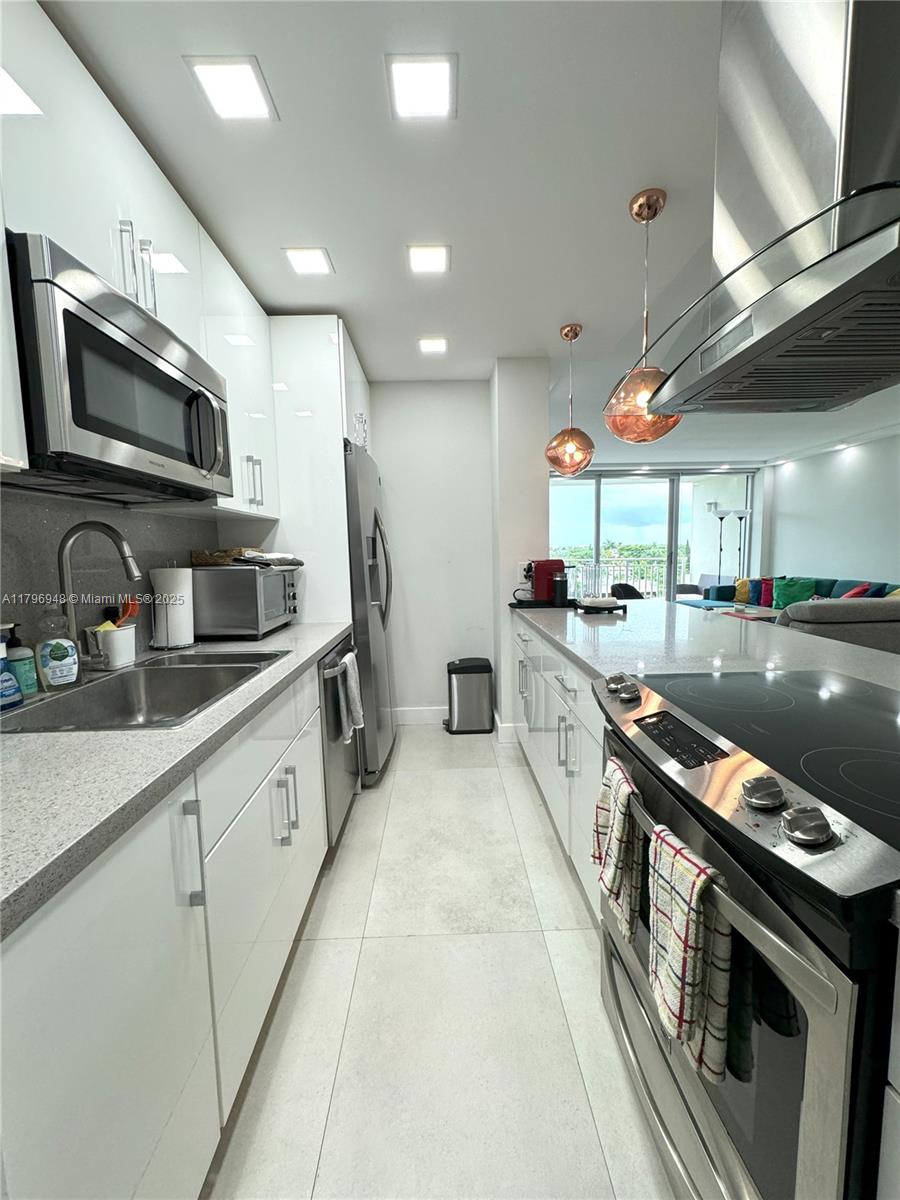 9500 W Bay Harbor Dr #6B, Bay Harbor Islands, Florida image 5