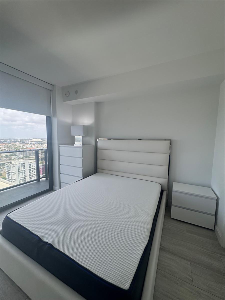 55 SW 9th St #3407, Miami FL 33130