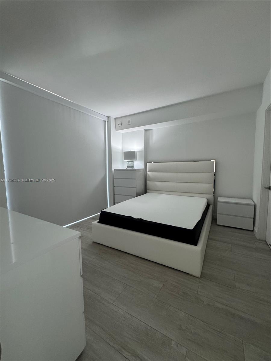 55 SW 9th St #3407, Miami FL 33130