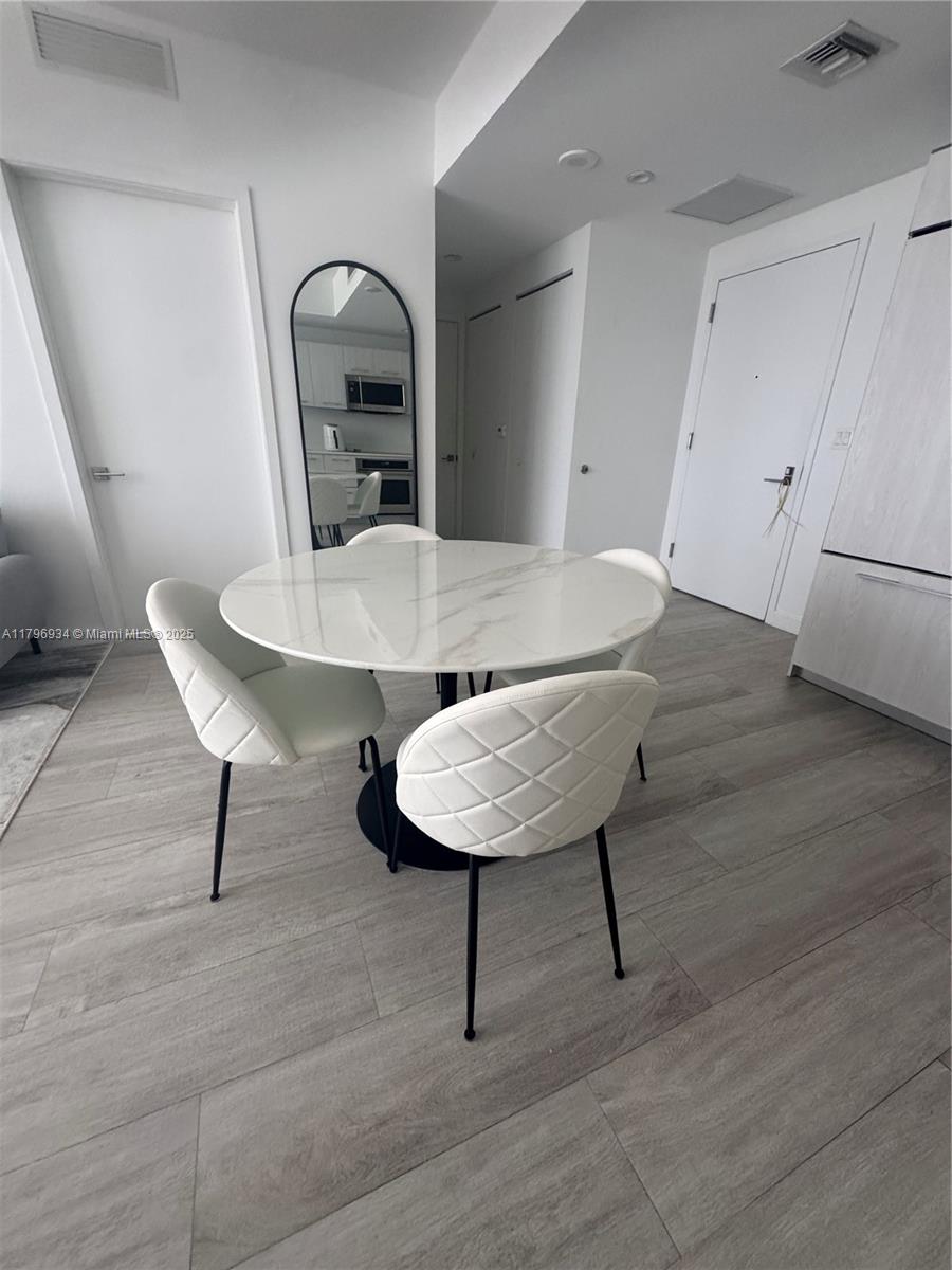 55 SW 9th St #3407, Miami FL 33130