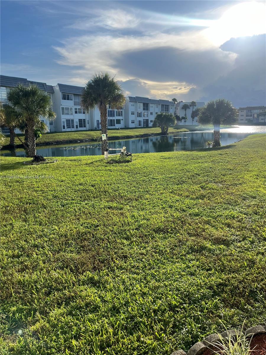 8280 Sunrise Lakes Blvd #301, Sunrise, Florida image 2