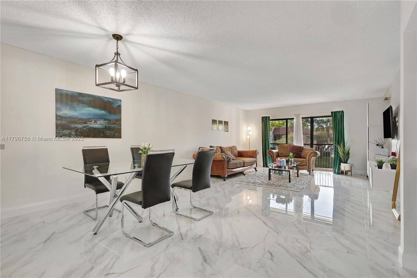 398 Lakeview Dr #203, Weston, Florida image 1