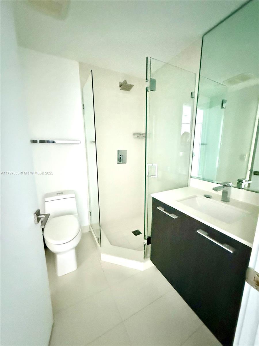 45 SW 9th St #3706, Miami FL 33130