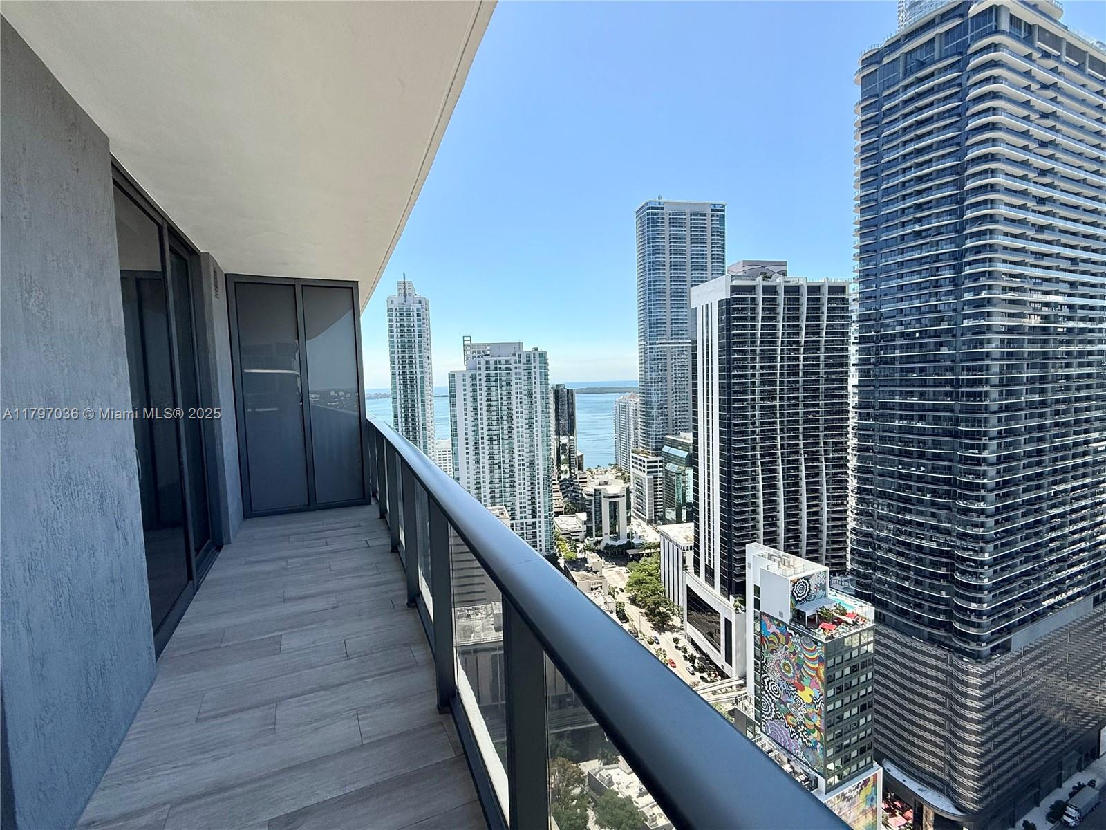 45 SW 9th St #3706, Miami FL 33130