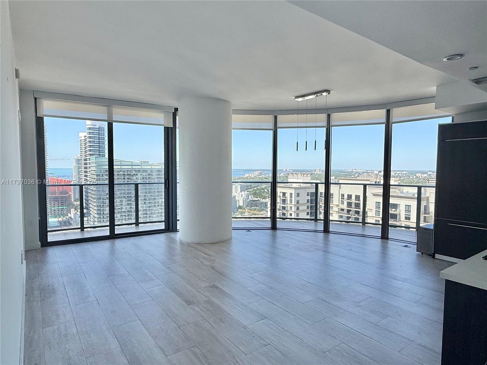 45 SW 9th St #3706, Miami FL 33130