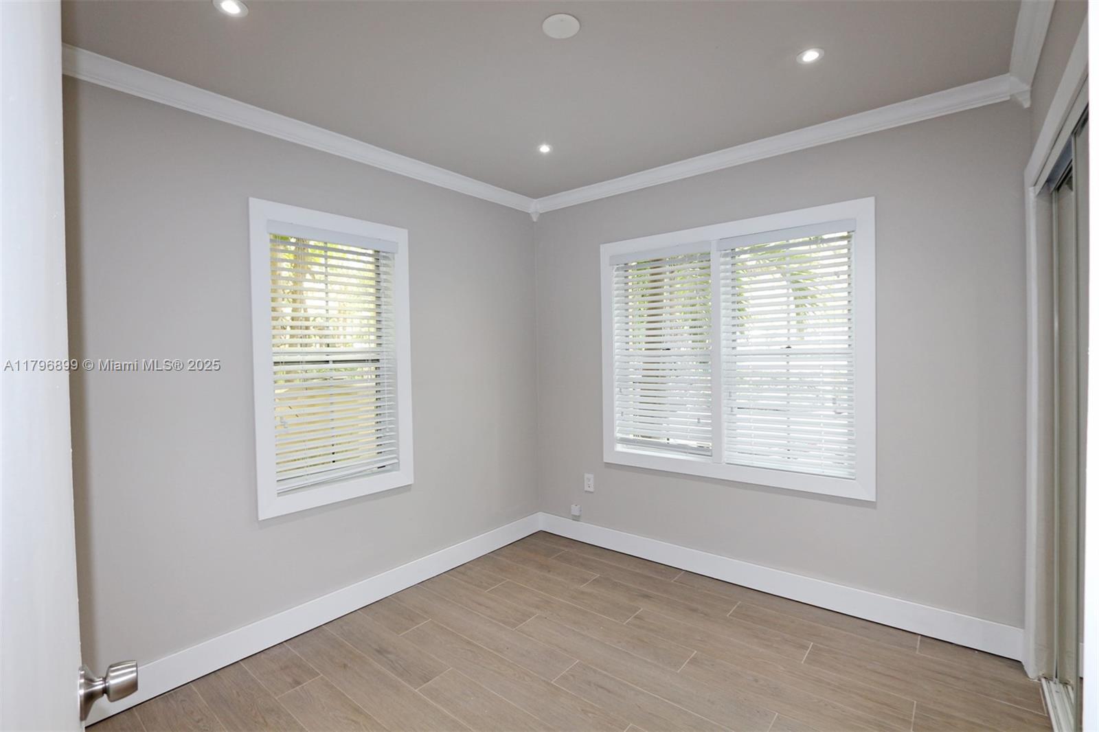 Property photo # 6