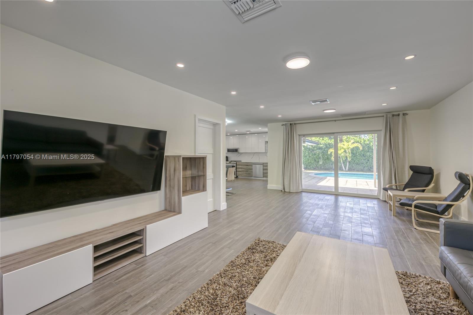 1320 Arthur St, Hollywood, Florida image 10