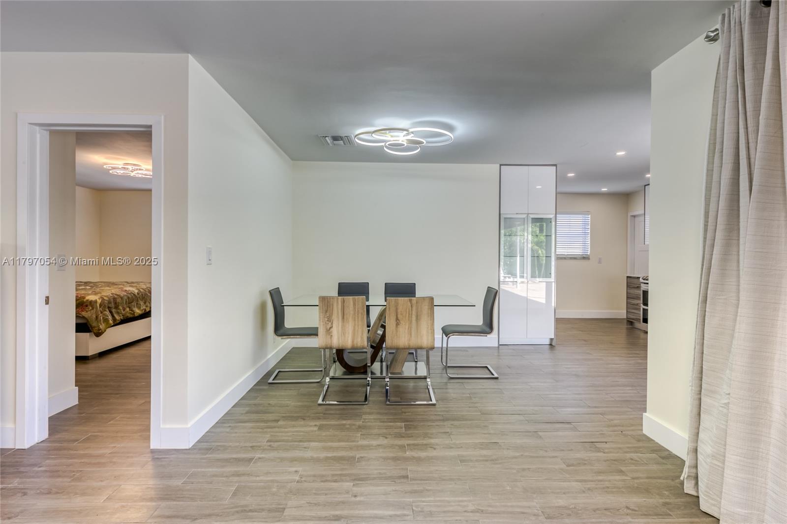 Listing Photo 16