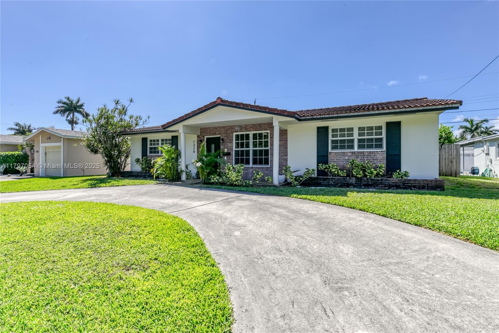 Listing Photo 1