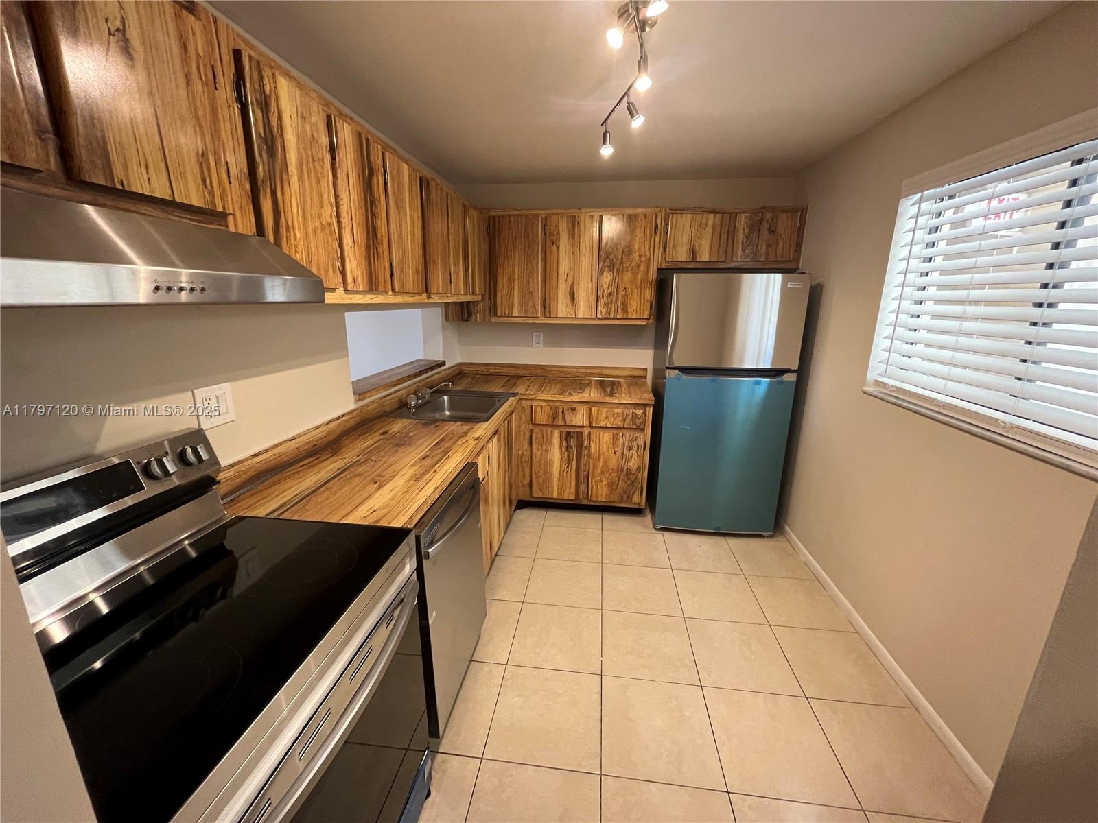 Property photo # 0