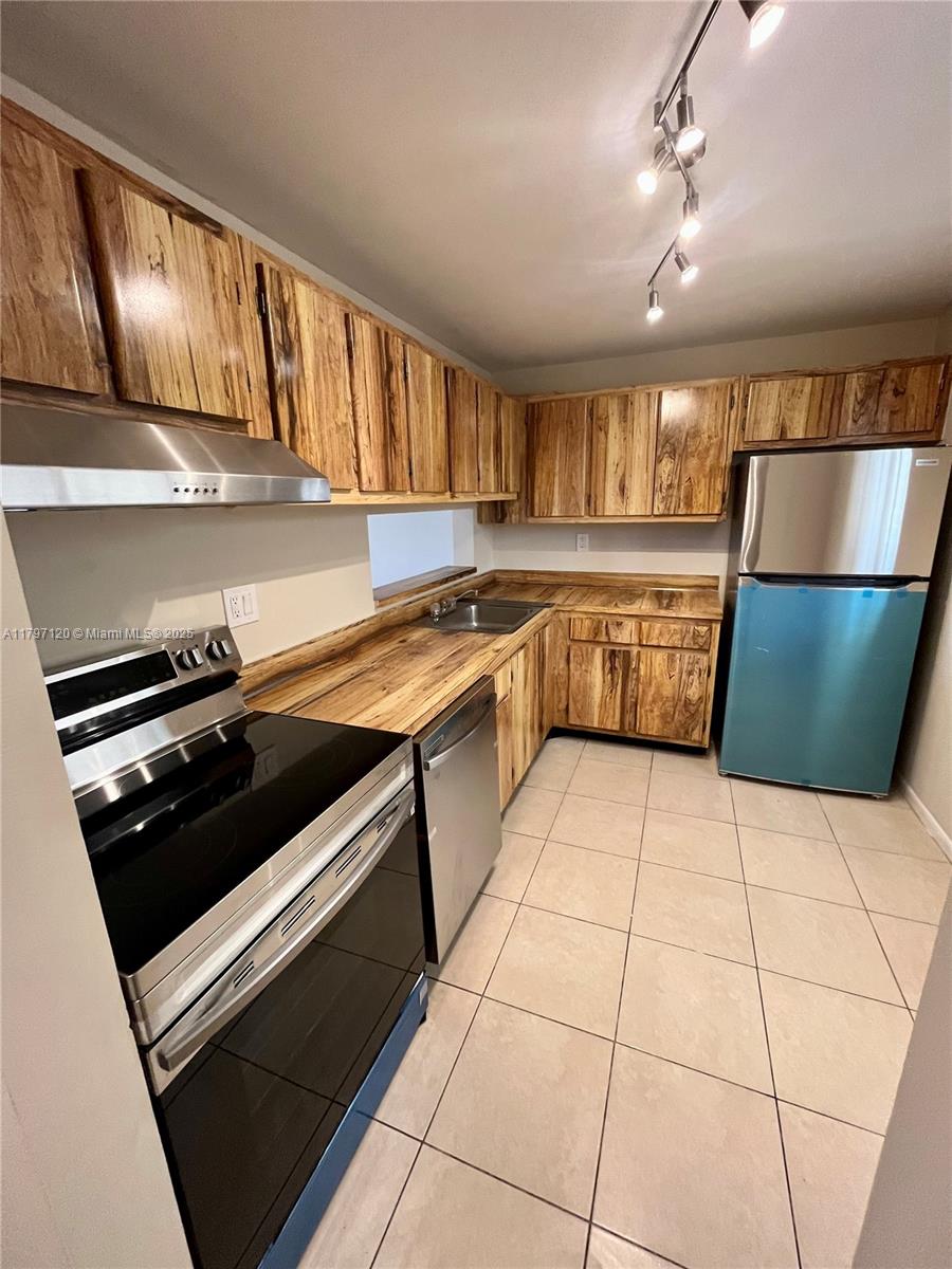 Property photo # 7