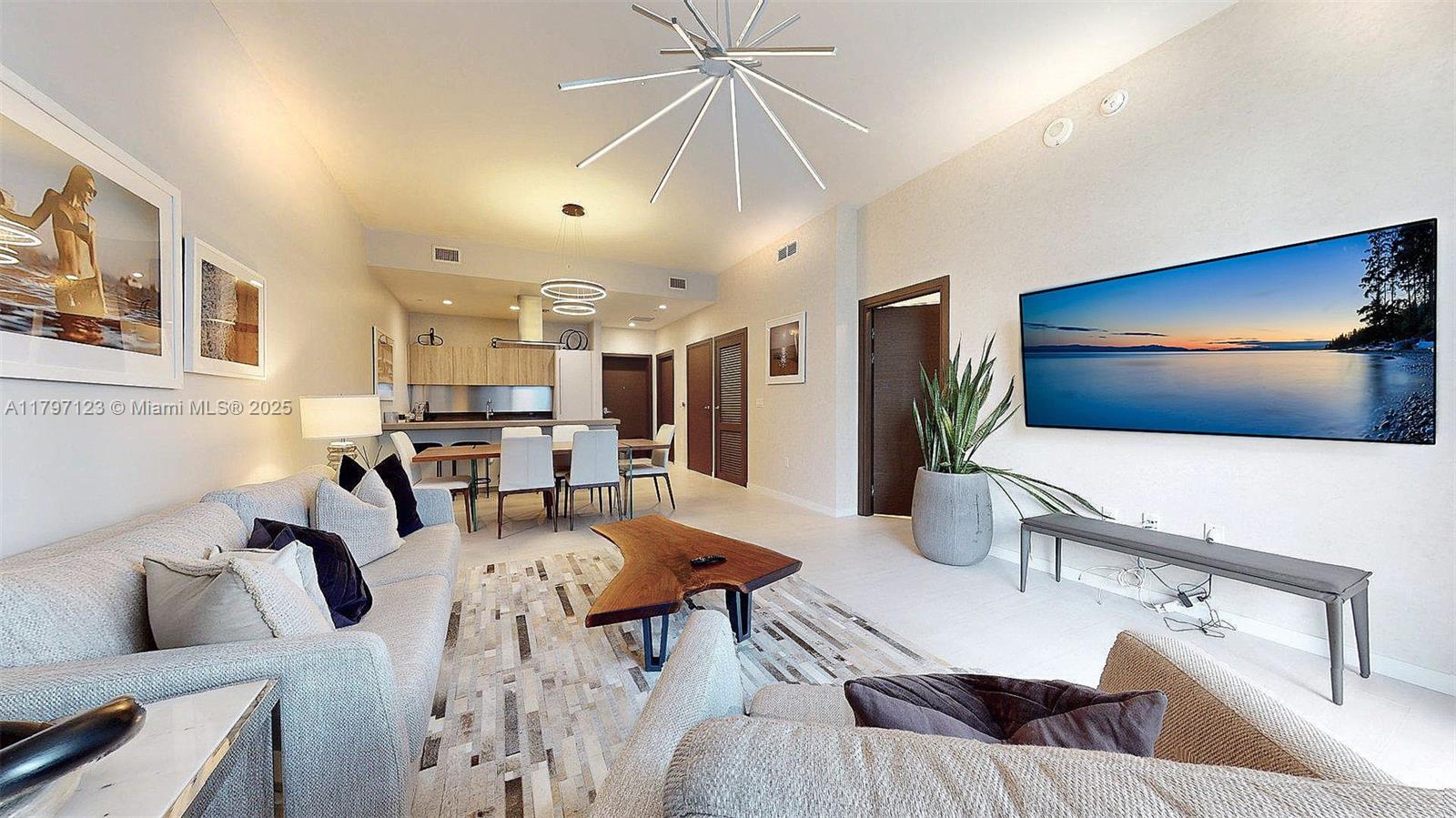 1000 Brickell Plz #1814, Miami FL 33131