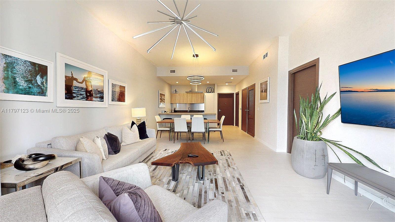 1000 Brickell Plz #1814, Miami FL 33131