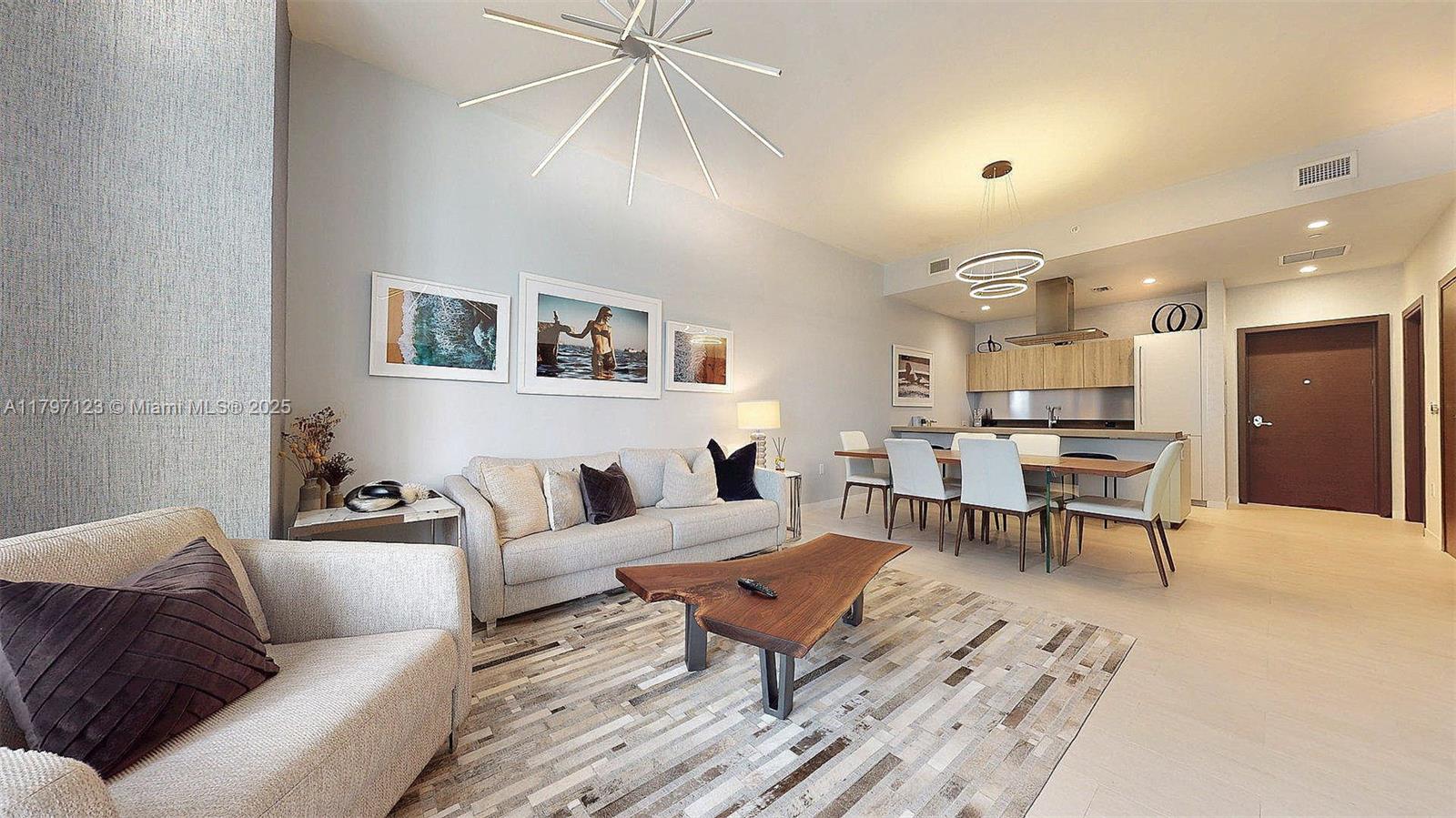 1000 Brickell Plz #1814, Miami FL 33131