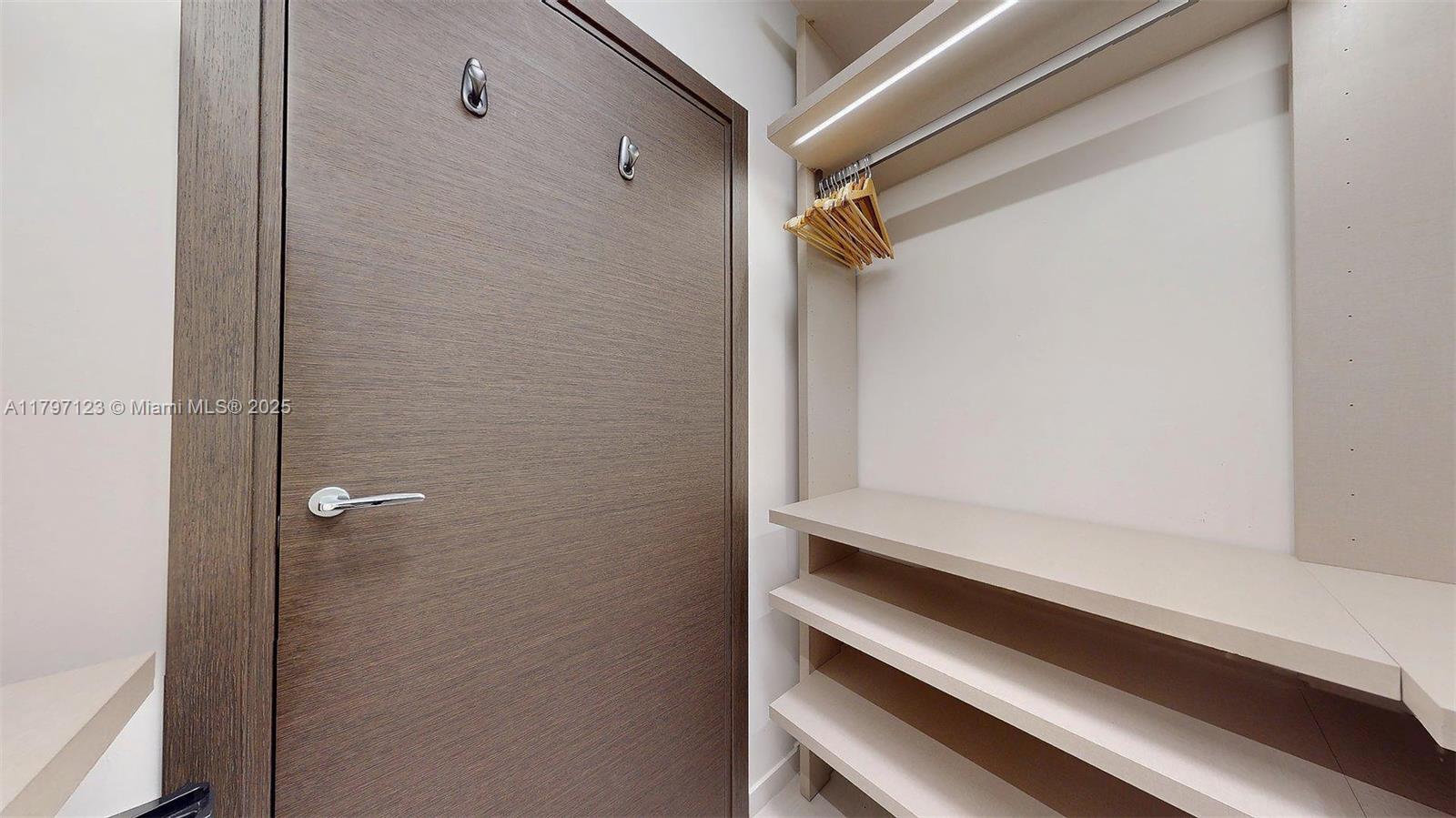 1000 Brickell Plz #1814, Miami FL 33131