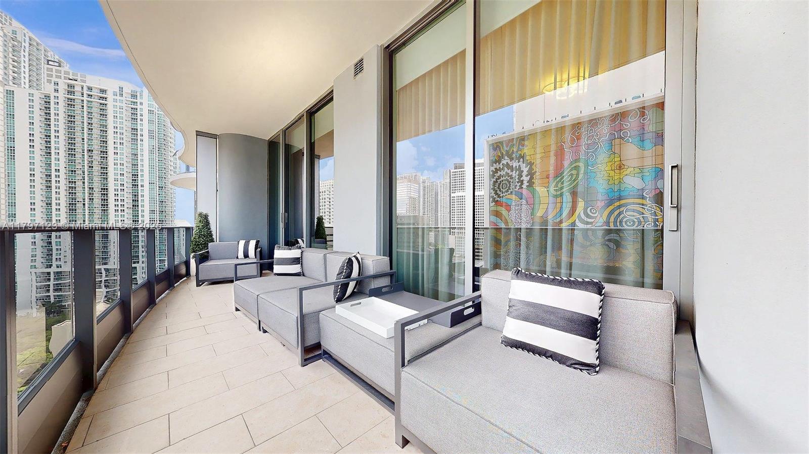 1000 Brickell Plz #1814, Miami FL 33131