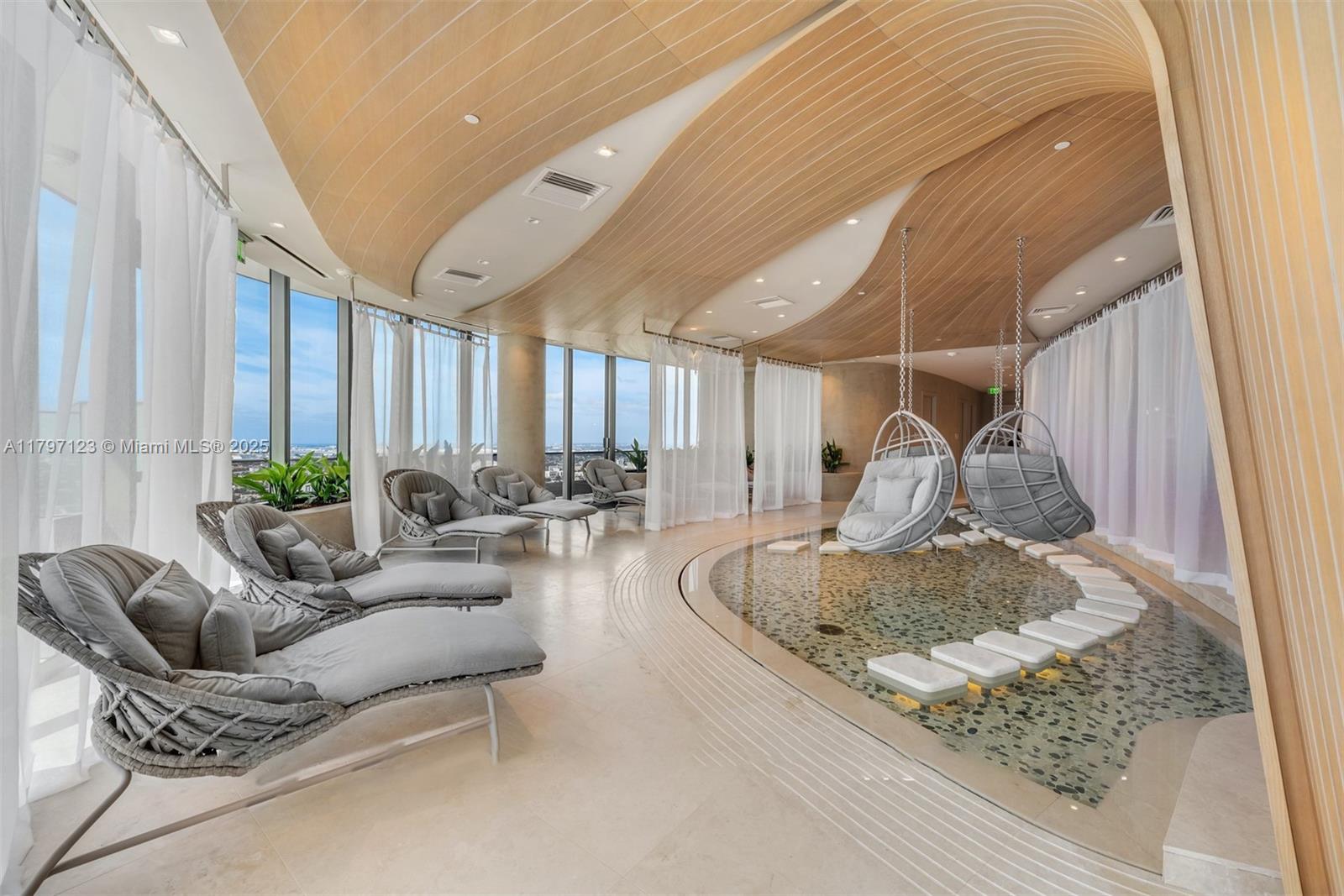 1000 Brickell Plz #1814, Miami FL 33131