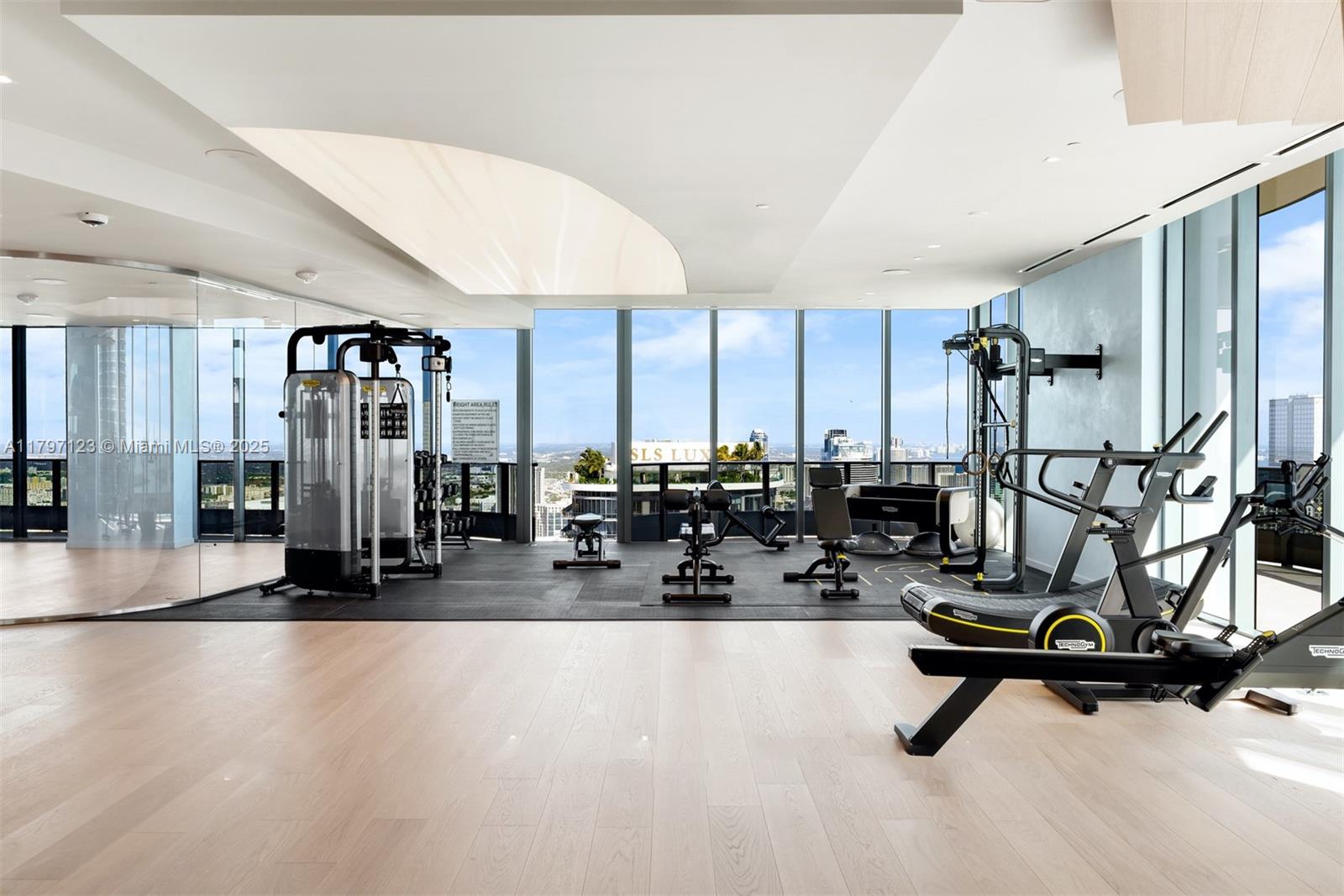 1000 Brickell Plz #1814, Miami FL 33131