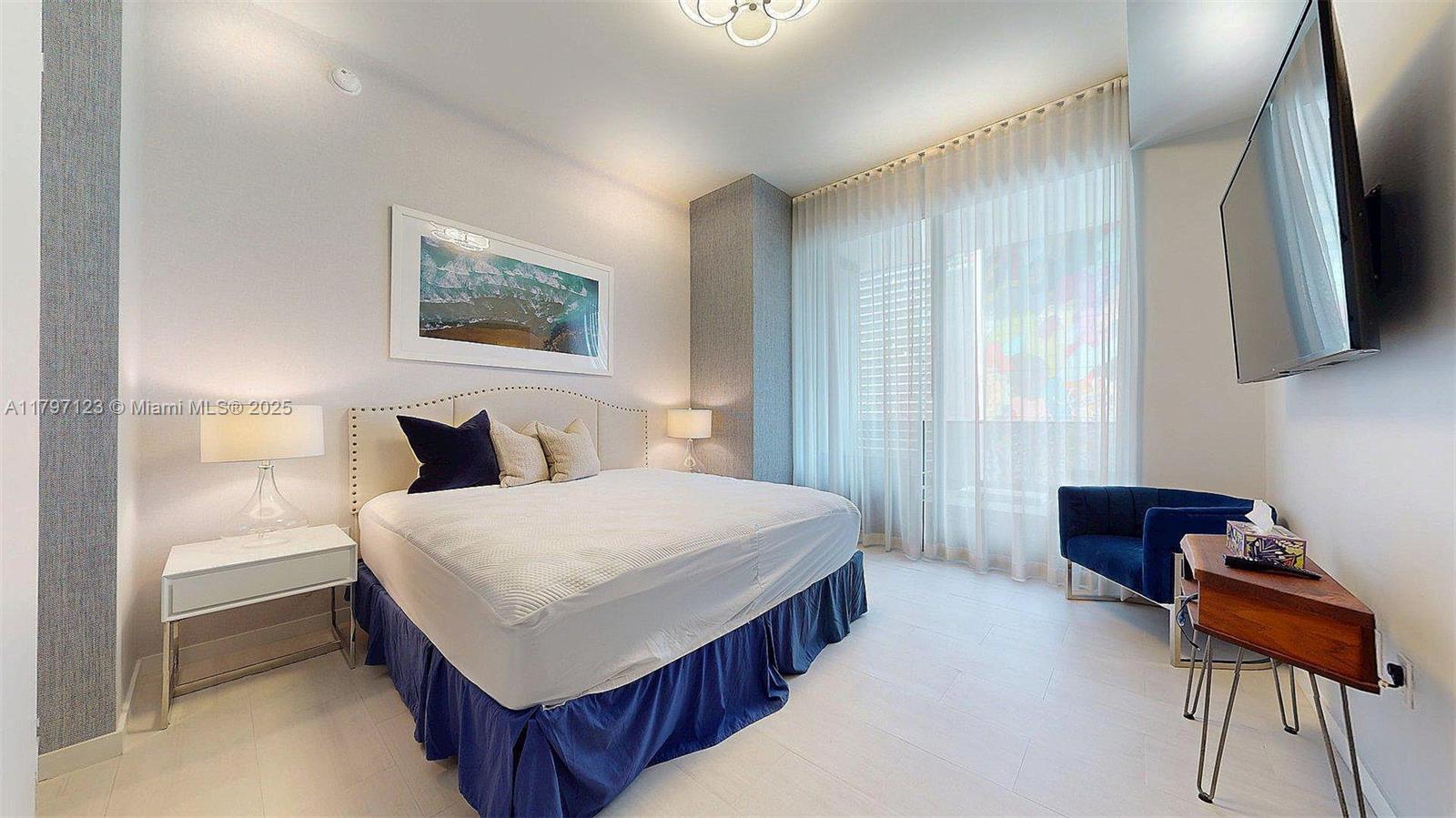 1000 Brickell Plz #1814, Miami FL 33131