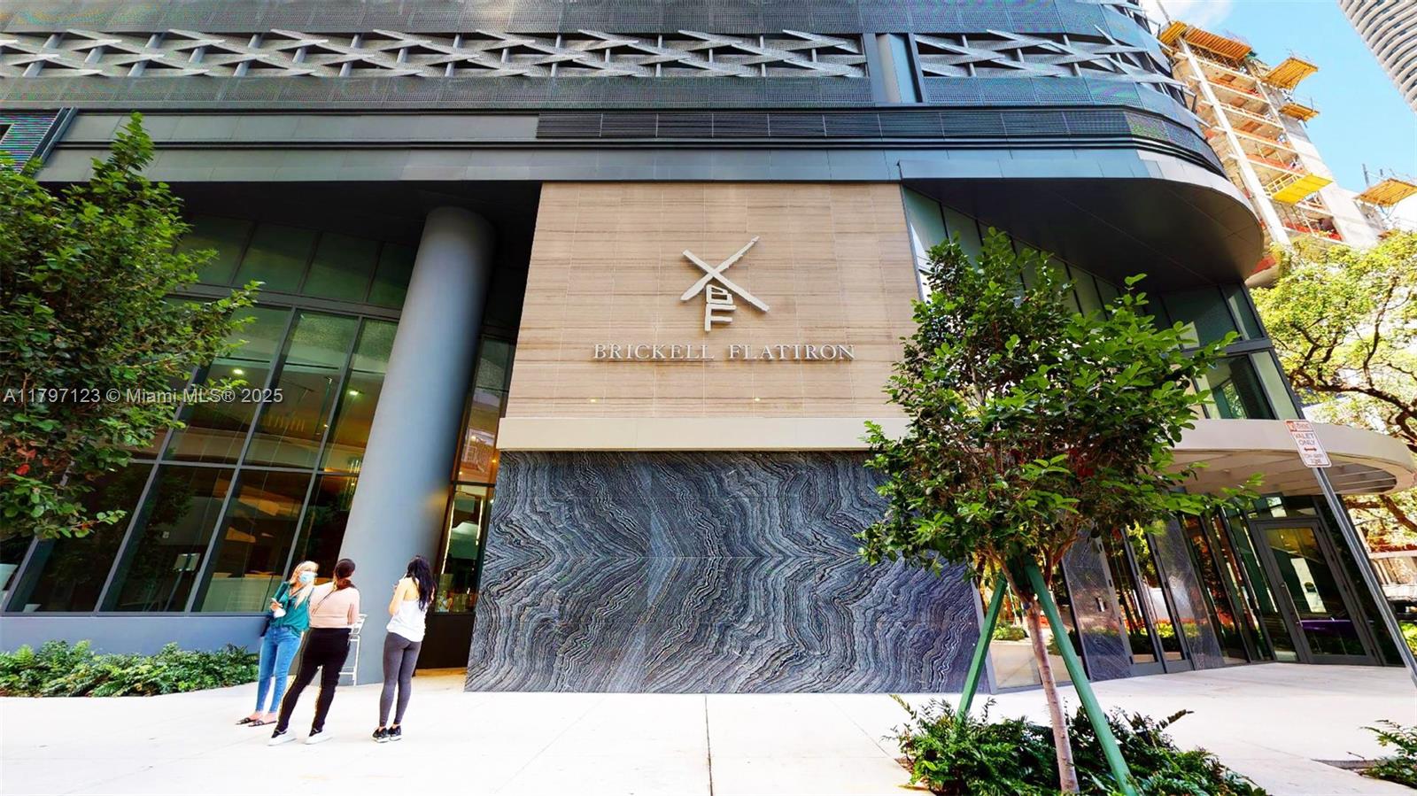 1000 Brickell Plz #1814, Miami FL 33131