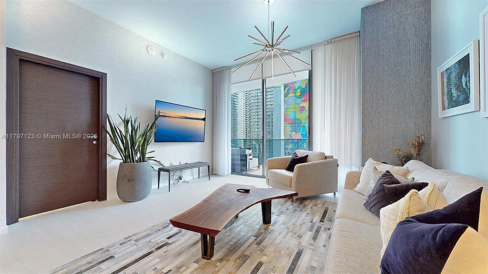 1000 Brickell Plz #1814, Miami FL 33131
