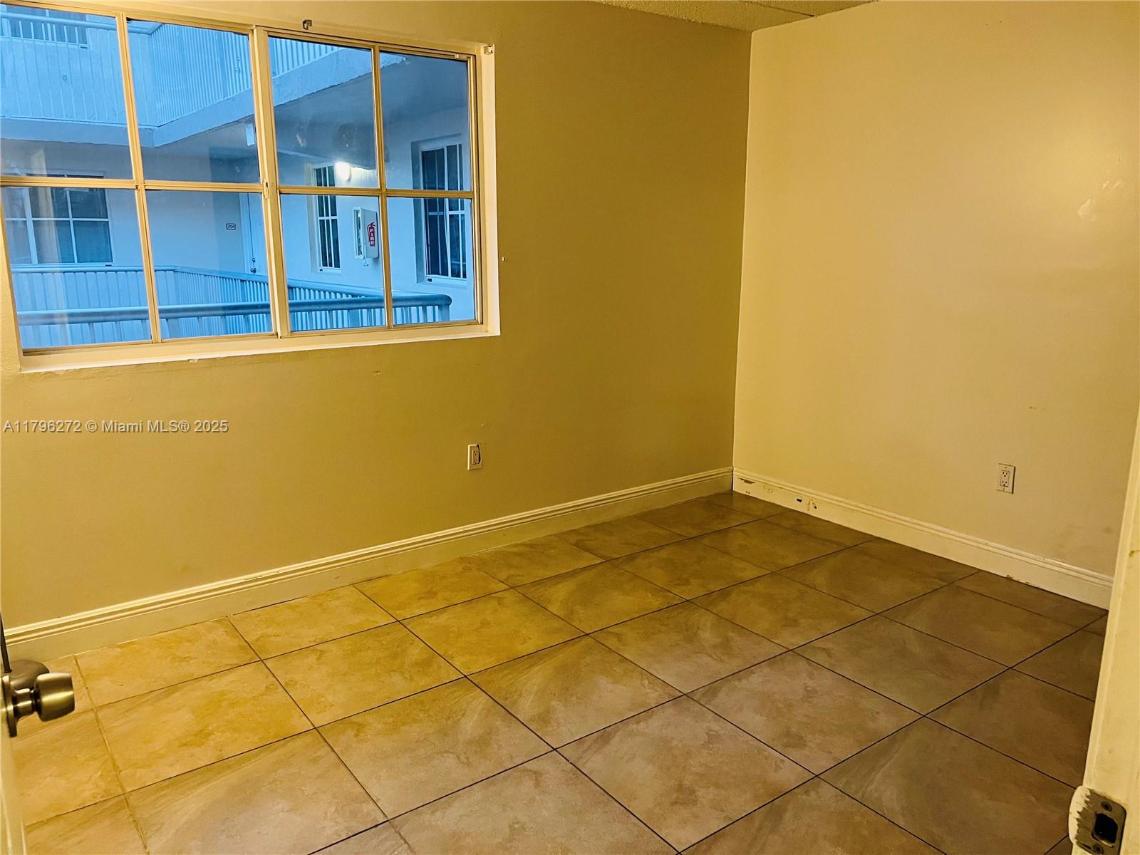 6115 NW 186th St #202, Hialeah, Florida image 10