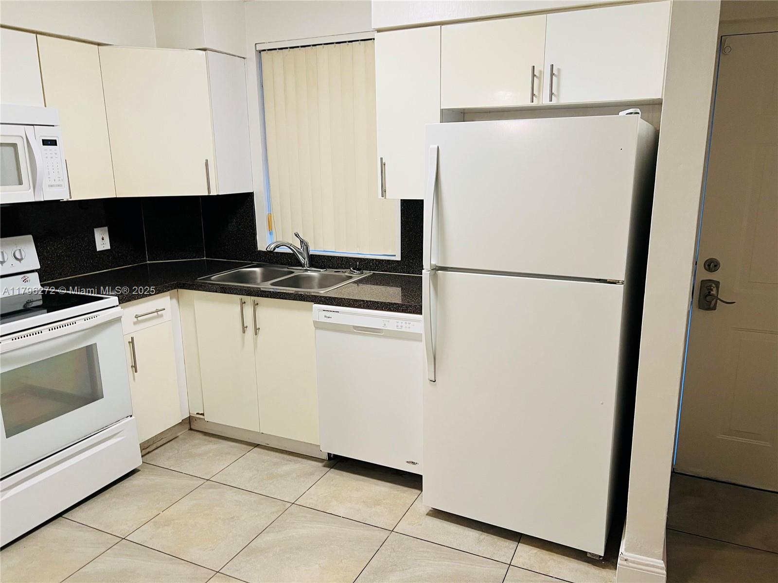 6115 NW 186th St #202, Hialeah, Florida image 21