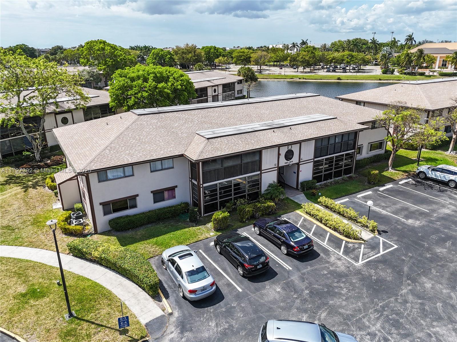 9887 N Belfort Cir #112, Tamarac, Florida image 3
