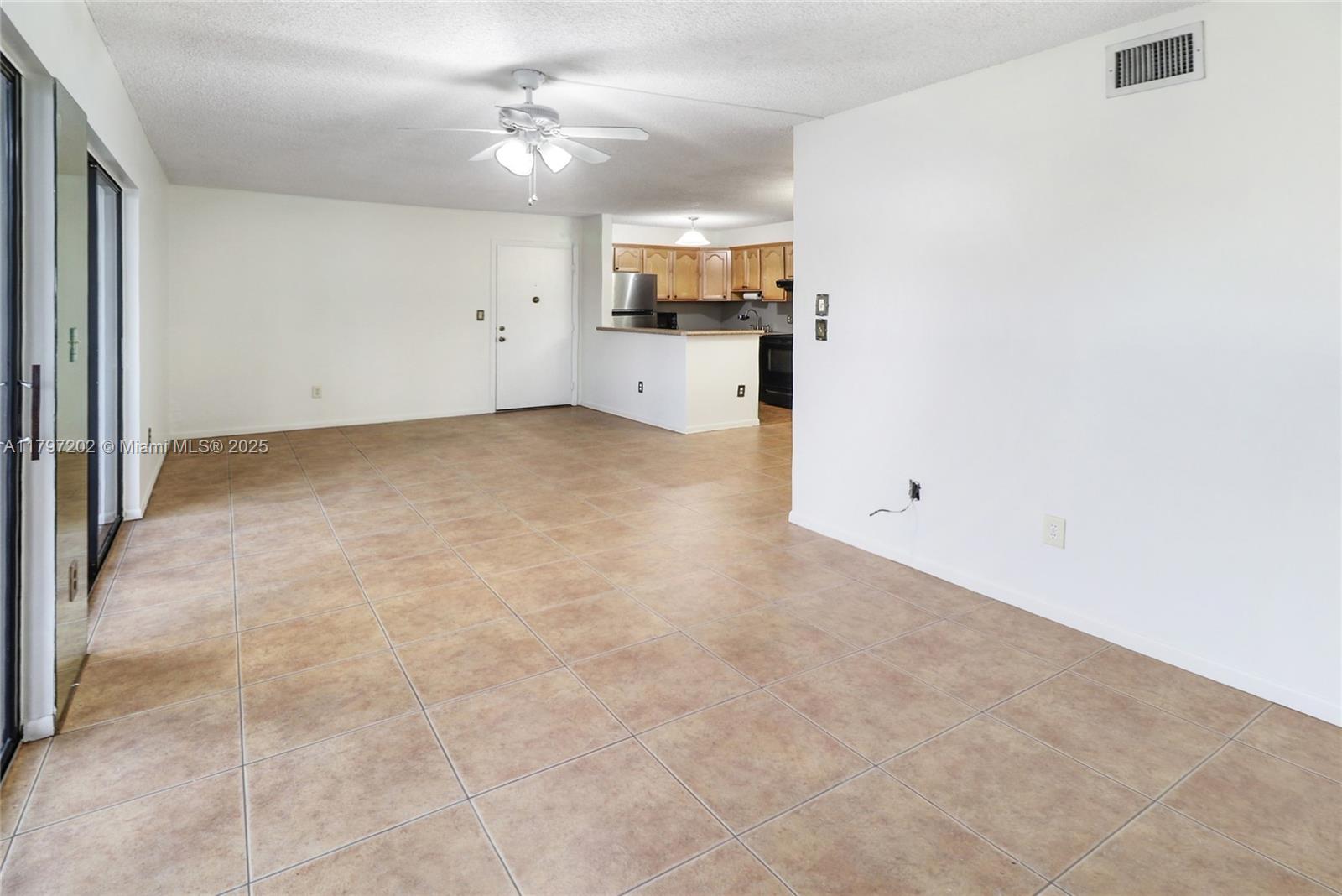9887 N Belfort Cir #112, Tamarac, Florida image 7