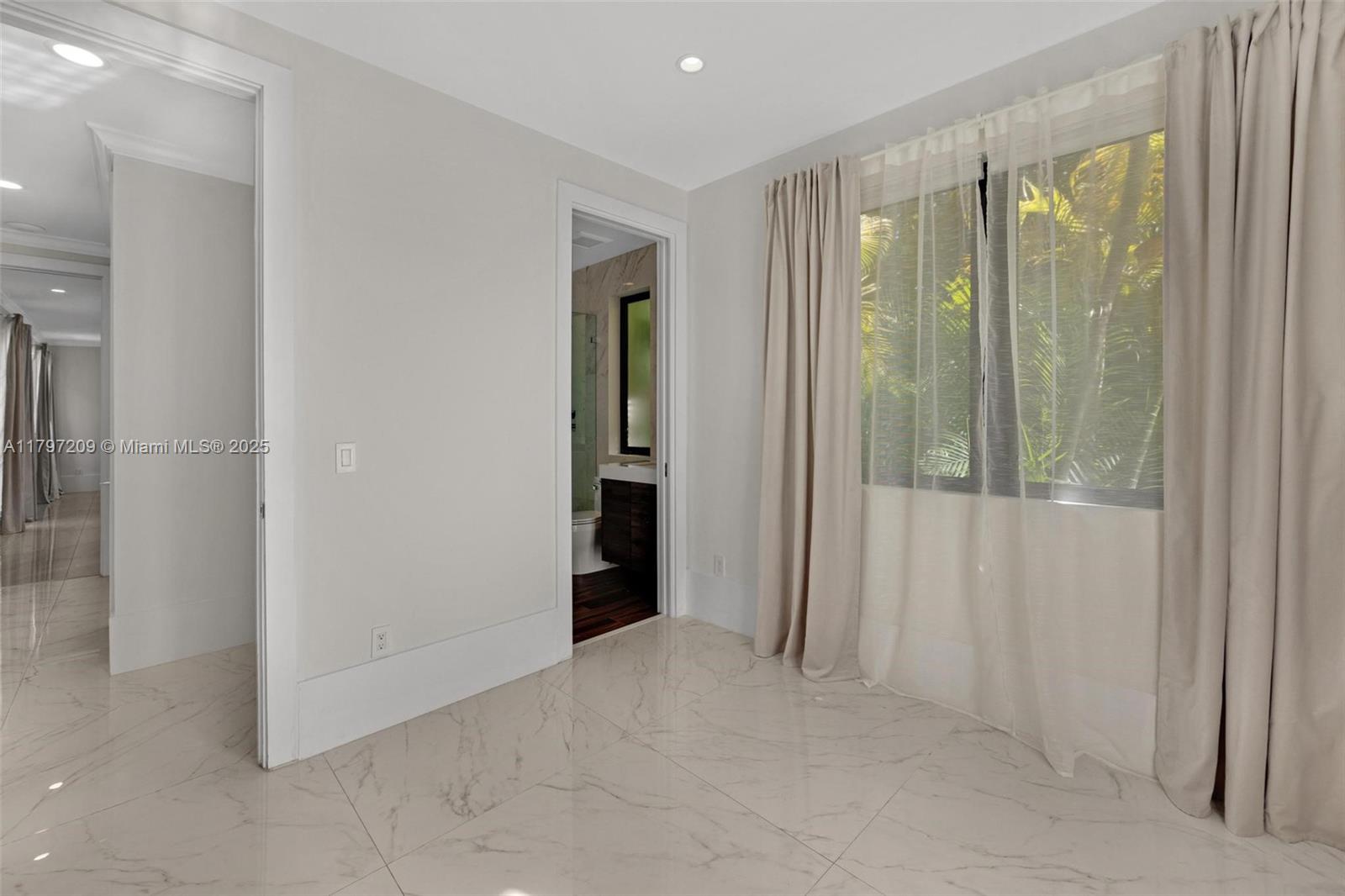 Listing Photo 34