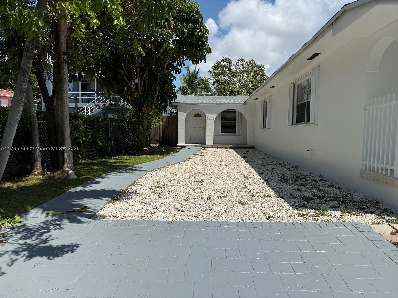 Property photo # 0