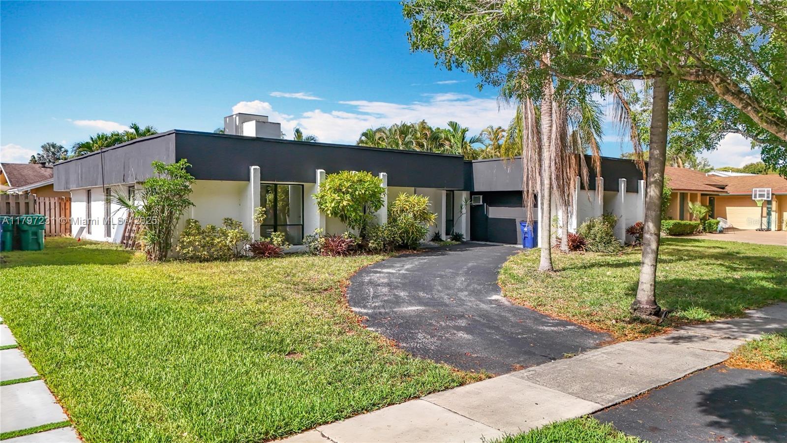 10430 SW 51st St, Cooper City, Florida image 2